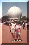 Epcot Michella & Charlene.jpg (15072 bytes)